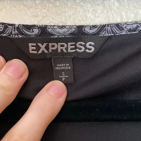 Express Blue Paisley V-Neck Romper - Picture 3 of 5